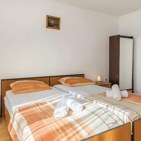 شقة 1 Bedroom Cozy In *